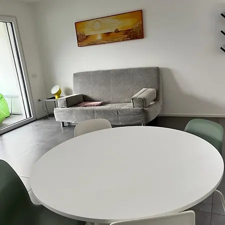 Jupiter's Hill Apartment